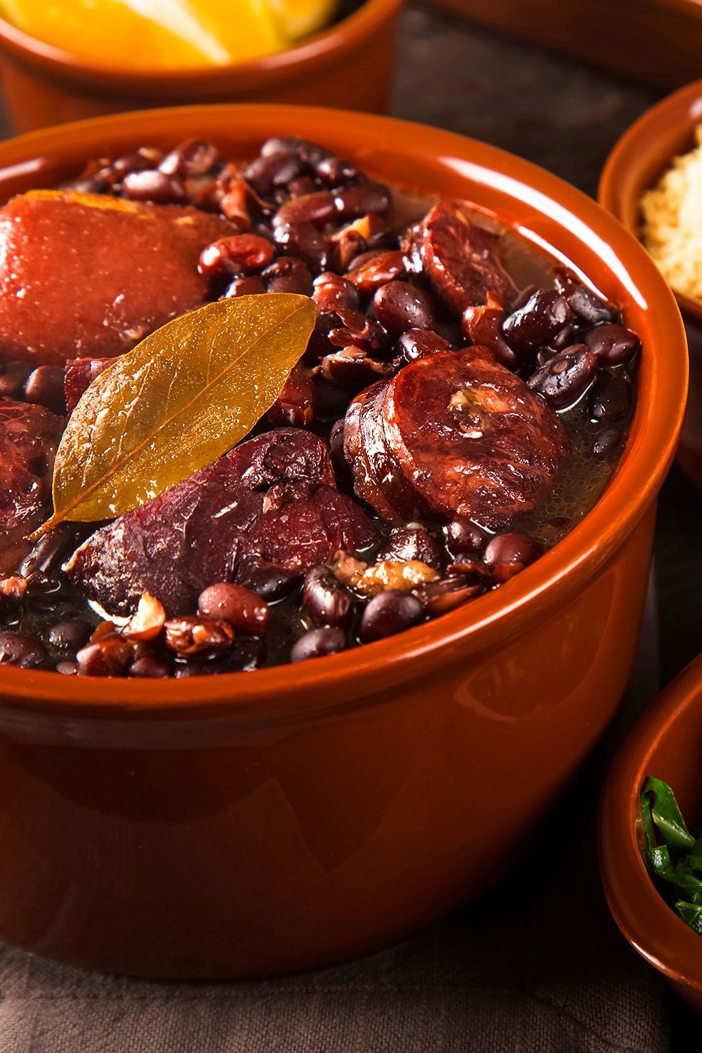 Feijoada em panela de barro